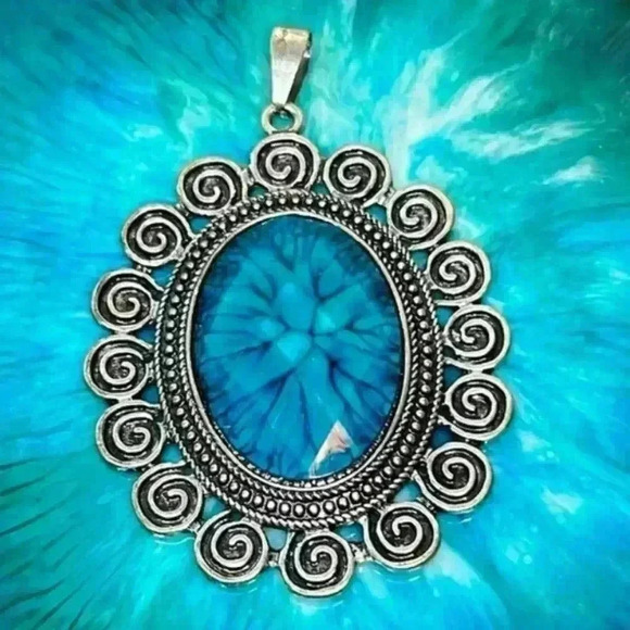 Beautiful Large Vintage Silver Tone and Blue Faux Turquoise Pendant - Picture 1 of 3